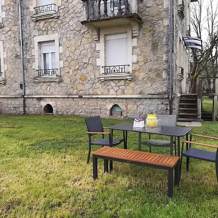 Grand Avec Jardin