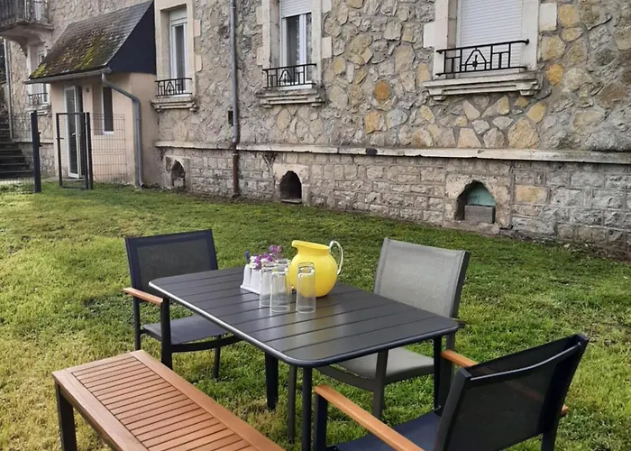 Grand Avec Jardin 公寓 布里特努