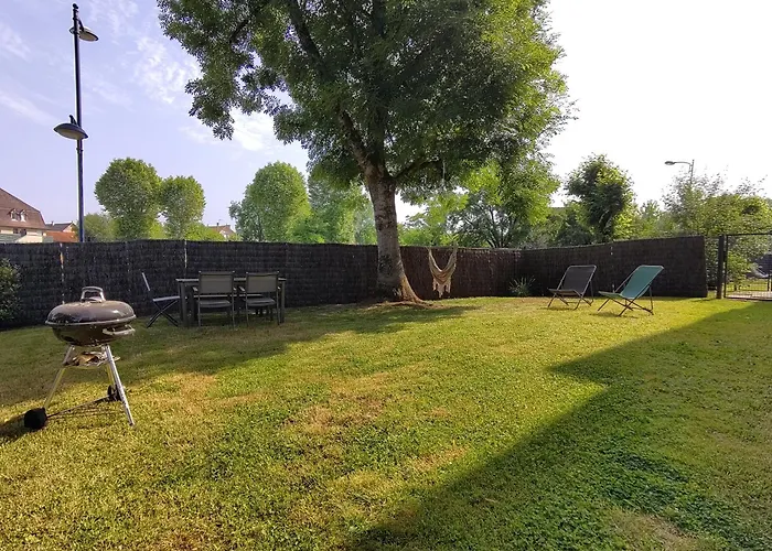 Grand Avec Jardin 公寓 布里特努